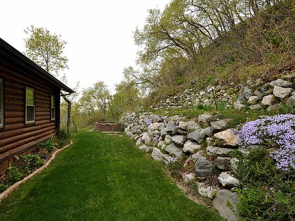 3rd image of 553 Woodland Dr