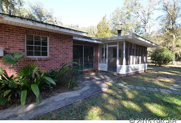 3rd image of 2121 NE 55th Blvd