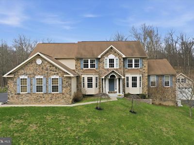 10 Cardiff Ct, Hedgesville, WV 25427