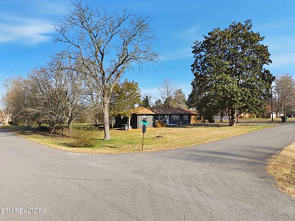 4th image of 3801 Devon Dr
