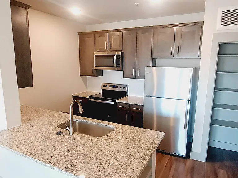 Catalon at Lago Mar I & II — Photo 40