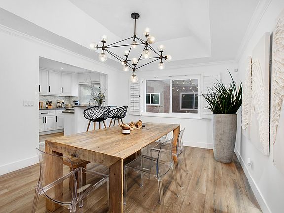 4th image of 8-12406 Magnolia Blvd #8