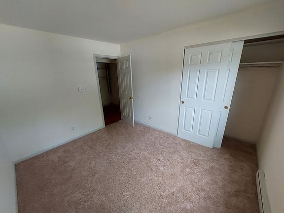 3rd image of 1308 Cherry Hill Dr #B