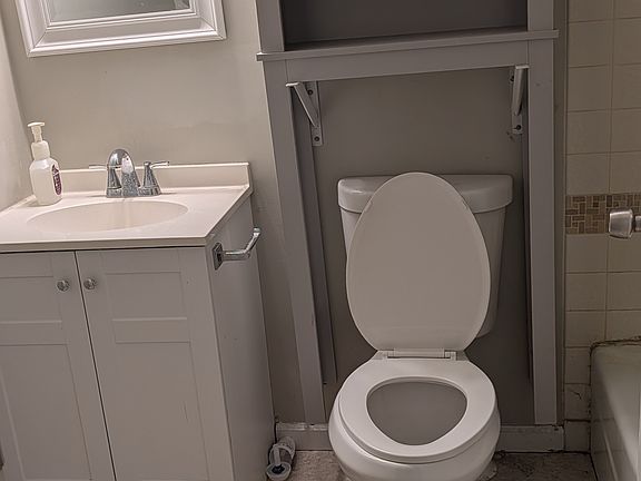 4th image of 4413 Clearview Dr