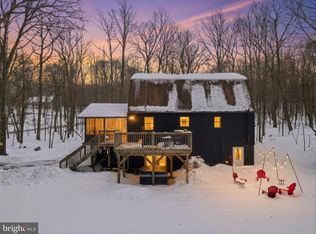 2309 Deer Track Ln, East Stroudsburg, PA 18302