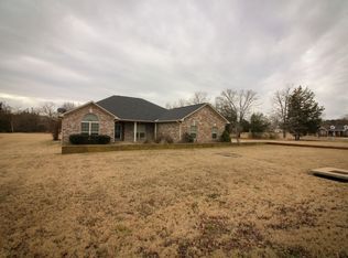615 Channel Cir, Russellville, AR 72802