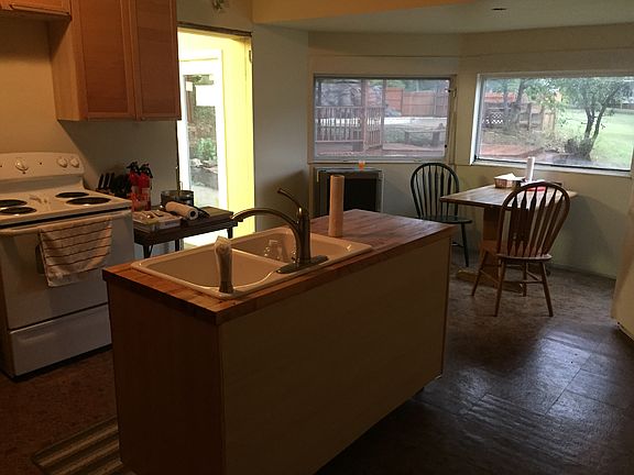 5th image of 665 E Main St