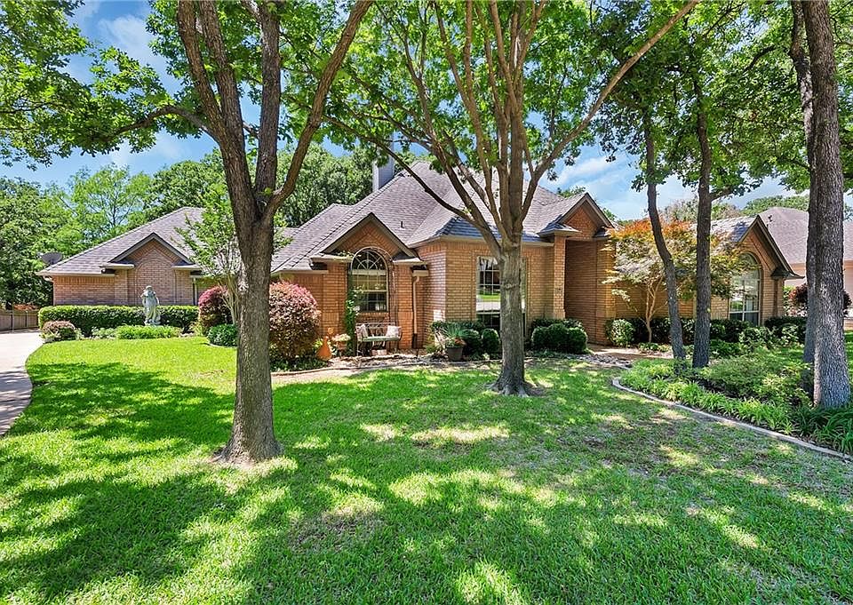 1st image of 1518 Highland Oaks Dr