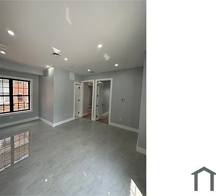 3 bed, 900 sqft, $3,500 — Photo 3