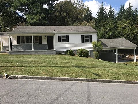1st image of 900 Lincoln Ave