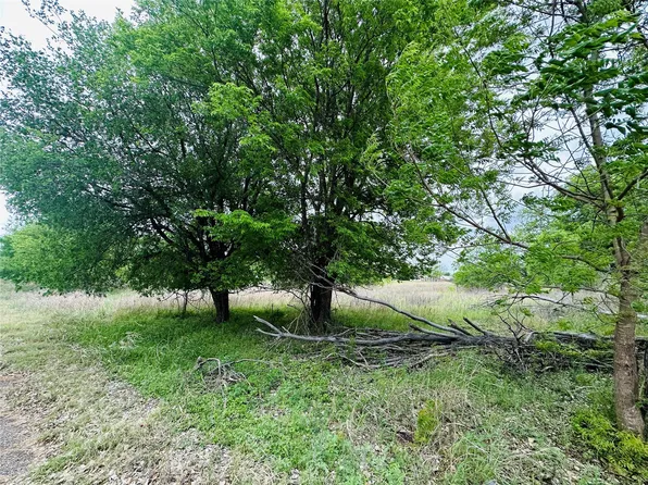 Luckenbach St, Llano, TX 78643