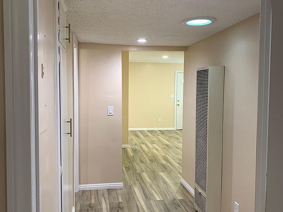 4th image of 1944 Sichel St APT 3
