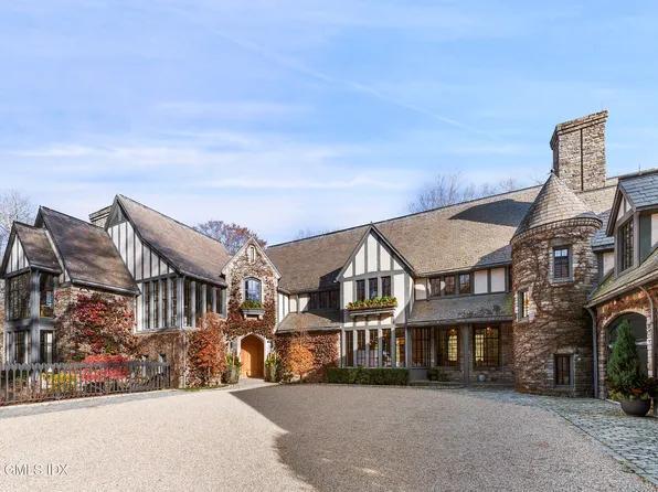 111 Conyers Farm Dr, Greenwich, CT 06831