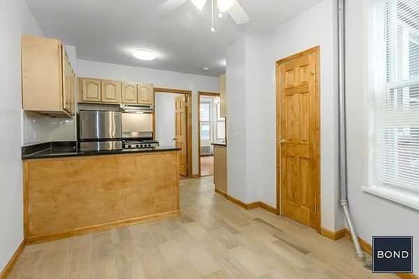 Rented by Bond New York | media 15