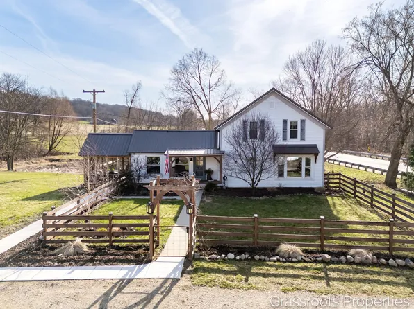 9420 Bluewater Hwy, Saranac, MI 48881