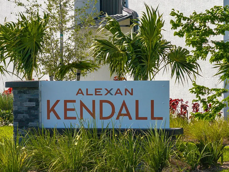 Alexan Kendall — Photo 26