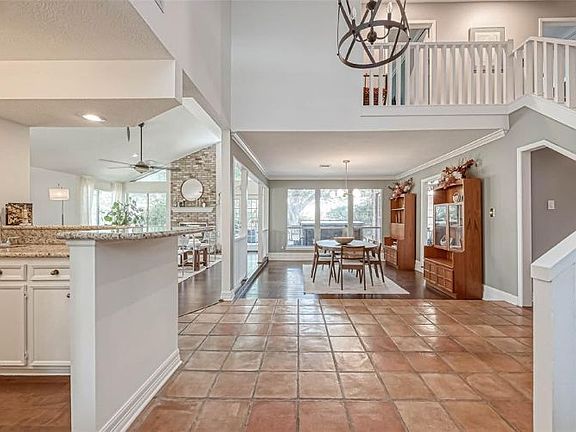 4th image of 18126 Longmoor Dr