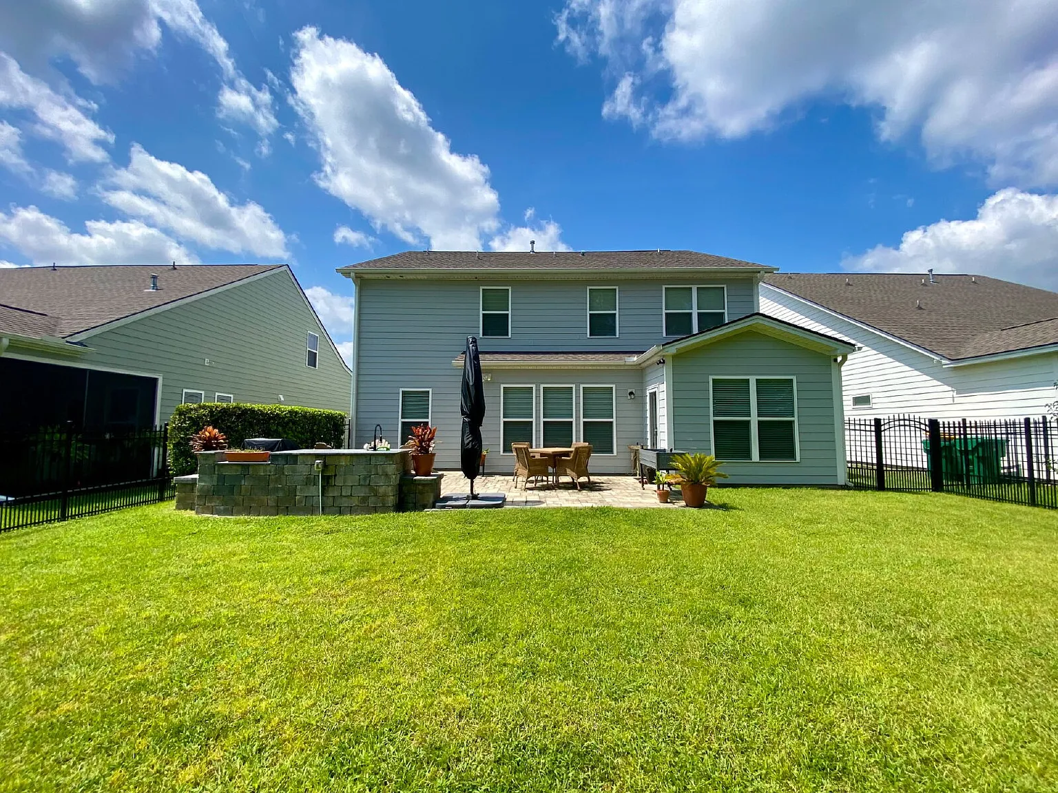 5 bed, 4.0 bath, 3200 sqft, $3,200 — Photo 3