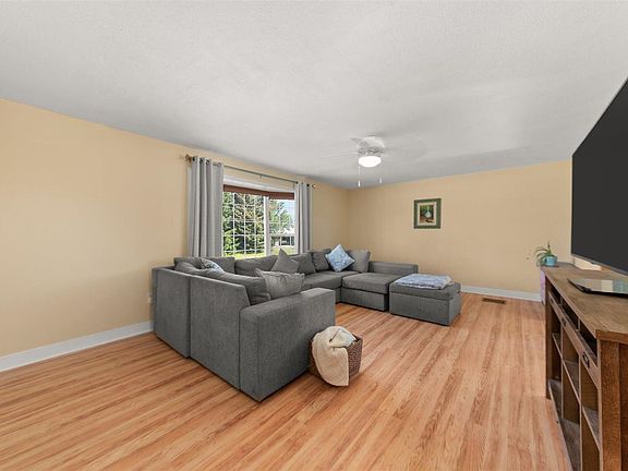 5th image of 5405 N Lynden Rd