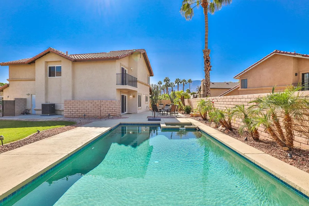 4 bed, 2.5 bath, 2004 sqft, $5,500 — Photo 4