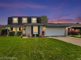 39423 Baroque Blvd, Clinton Township, MI 48038