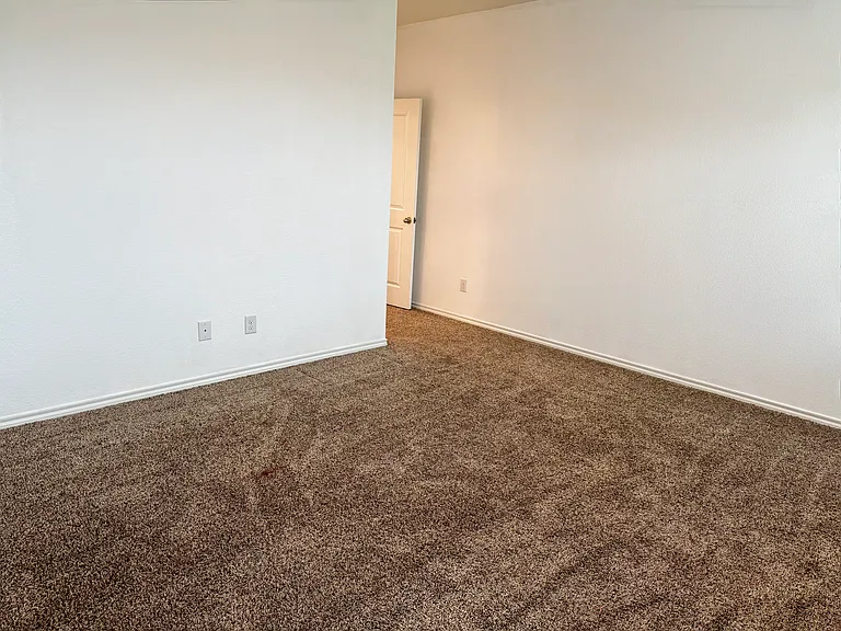 4325 Pyramid Dr — Photo 24