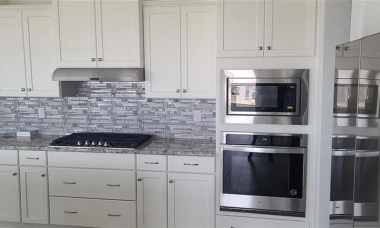 9754 SW 103rd Ave — Photo 3