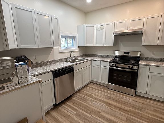 3rd image of 124 Arthur Ave