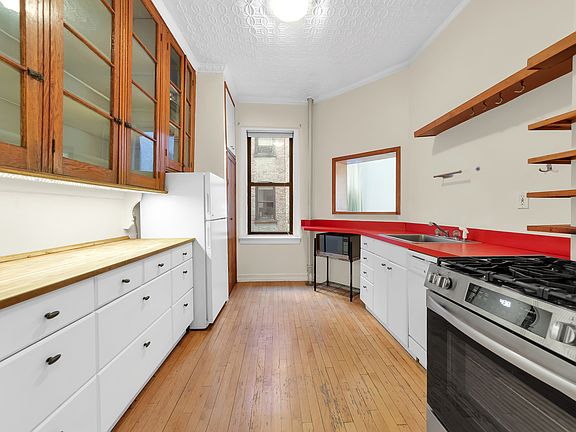 4th image of 31 Tiemann Pl APT 38