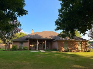 5567 Lakefront Dr, Tupelo, MS 38801