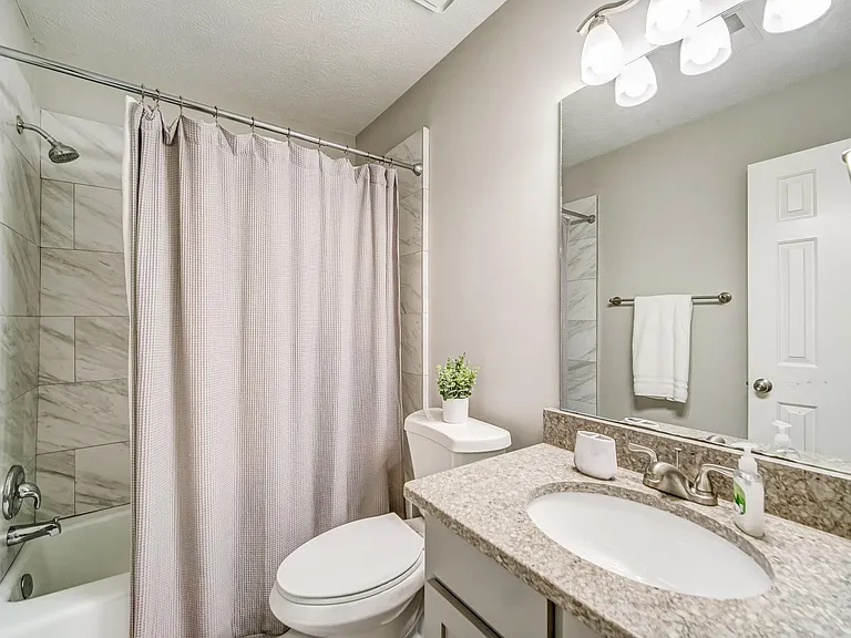 5126 Village Green Way — Photo 5