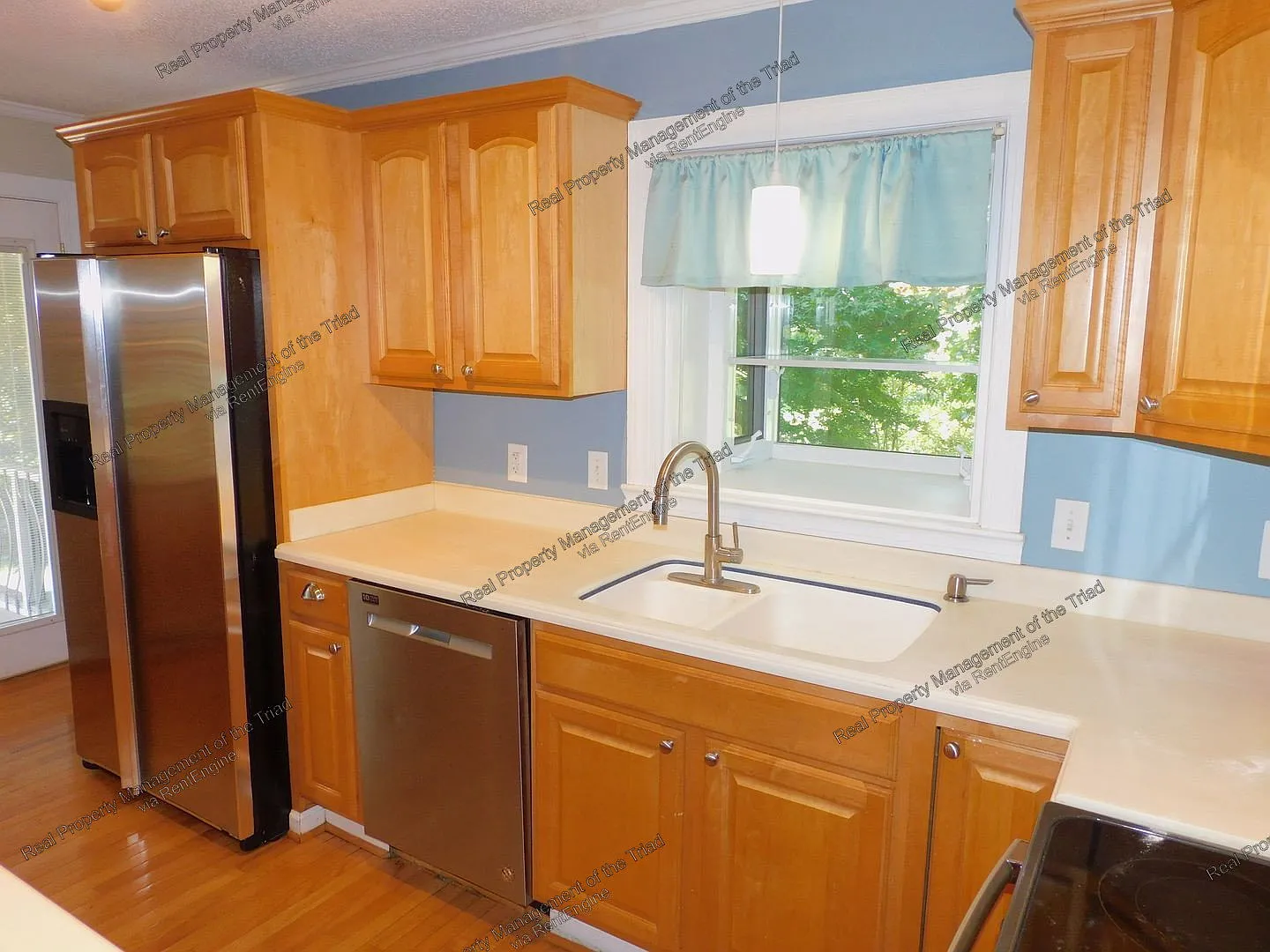 3 bed, 2.5 bath, 1798 sqft, $1,950 — Photo 4