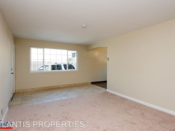 5th image of 843 Maryann Dr APT 03