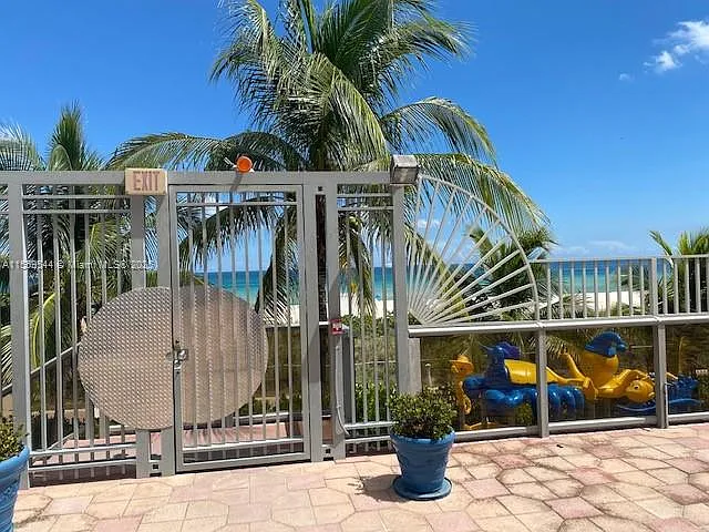 6039 Collins Ave #1110 — Photo 5