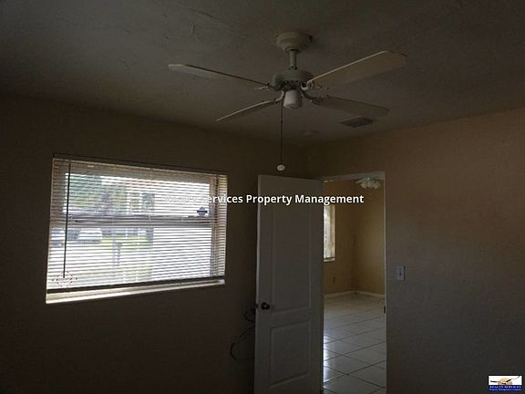 5th image of 1422 Gardenia Ave