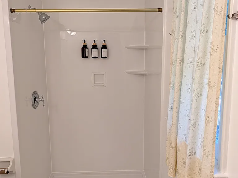959 Foxborough Rd — Photo 11