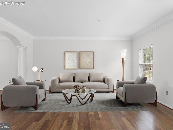 5th image of 12014 Crestwood Ave S