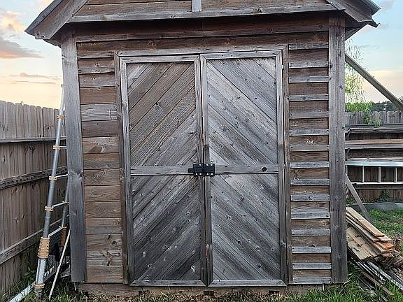 Shed out back provided! 