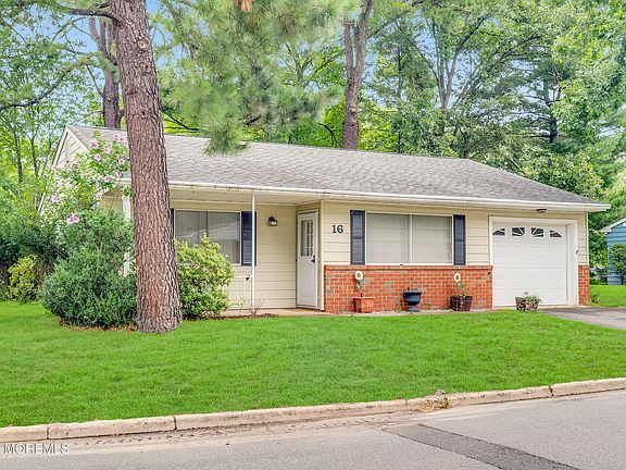 4th image of 16 Rhode Island Drive