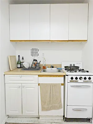 Rented by DSA Realty | media 18