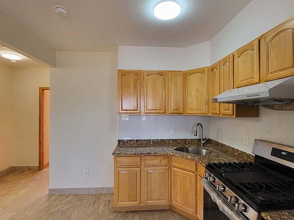 3rd image of 62 Bay 38th St Floor 2