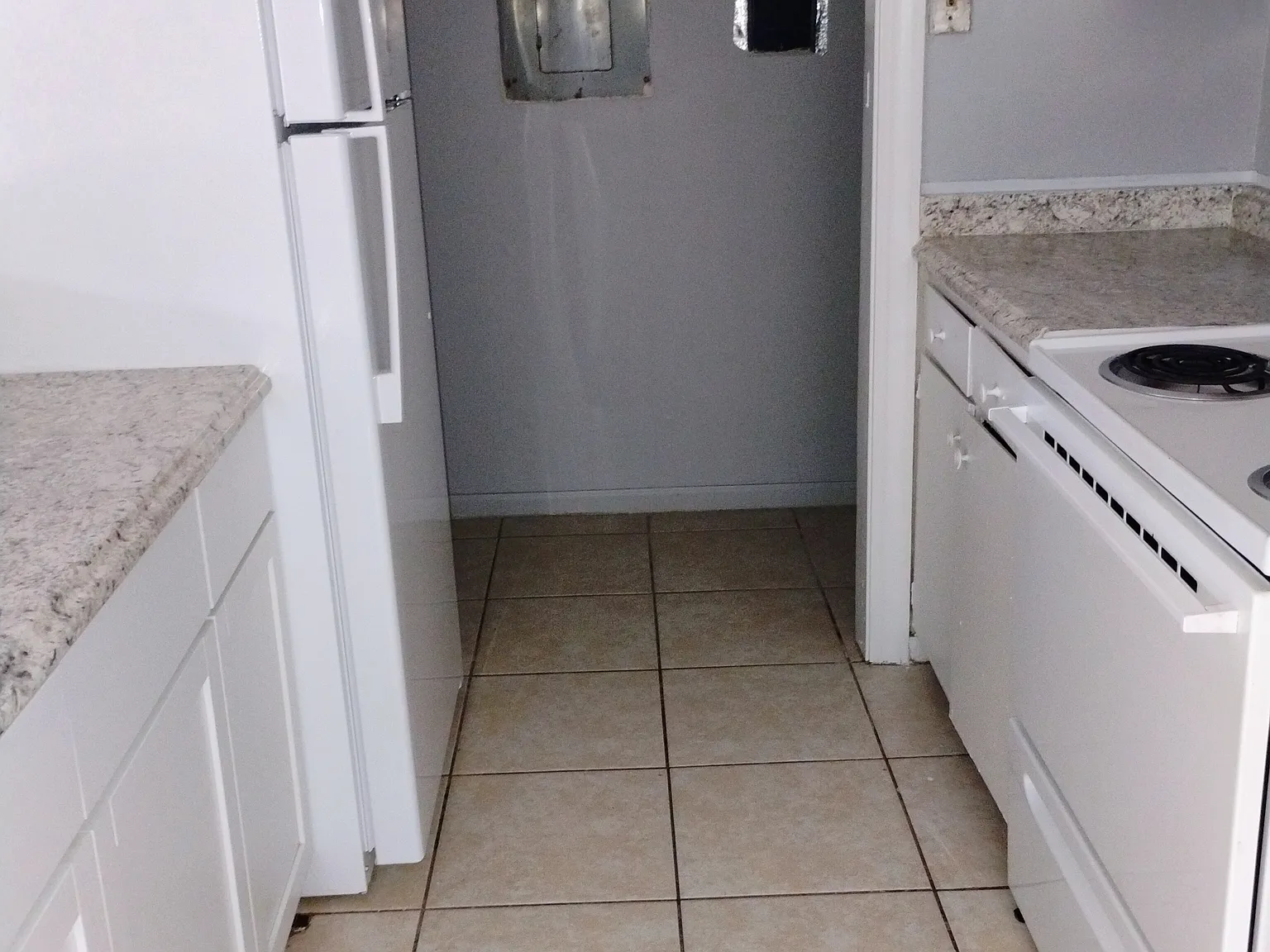 2 bed, 875 sqft, $900 — Photo 3