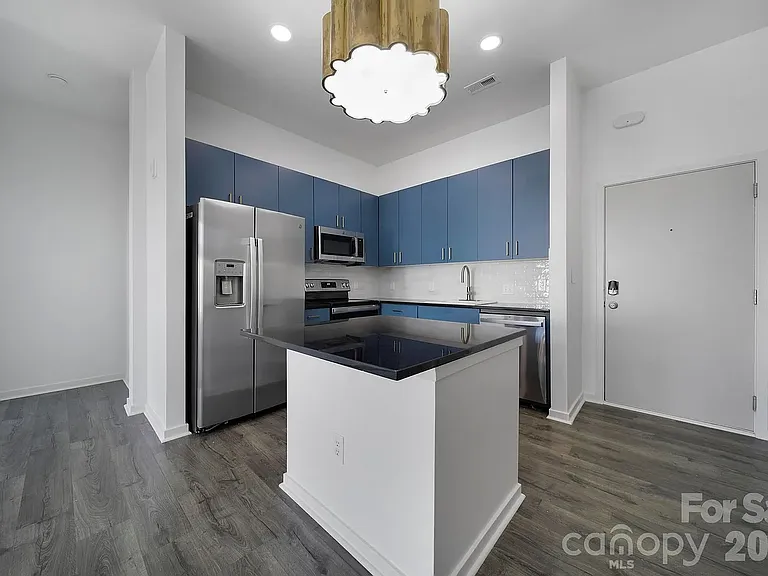 2125 Southend Dr #438 — Photo 3