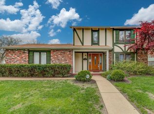 528 Fox Plains Dr, Florissant, MO