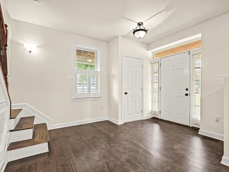 523 Allegheny Ave — Photo 11