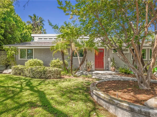 9401 Gothic Ave, North Hills, CA 91343