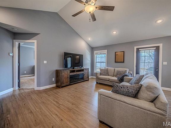 2nd image of 117 Alice Dr