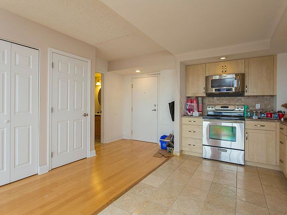 4th image of 200 Lombard St #724