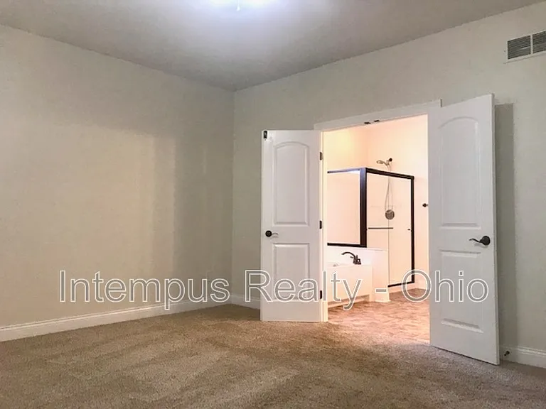 9390 Woodbine Way — Photo 23