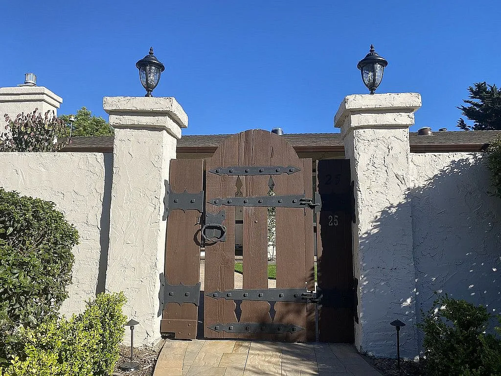 25 Tea Tree Ct photo 1
